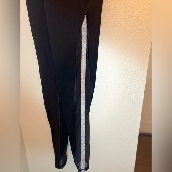 Victoria Secret Mesh Side Leggings - Picture 2 of 5